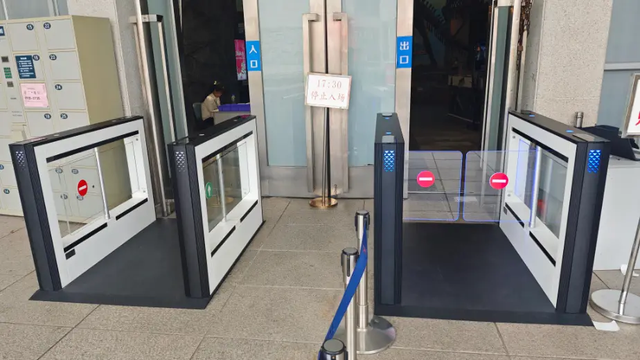 Турникет входа в музей