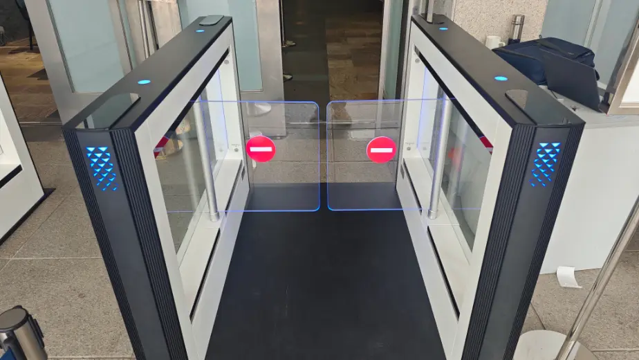 Система турникетов для музея: