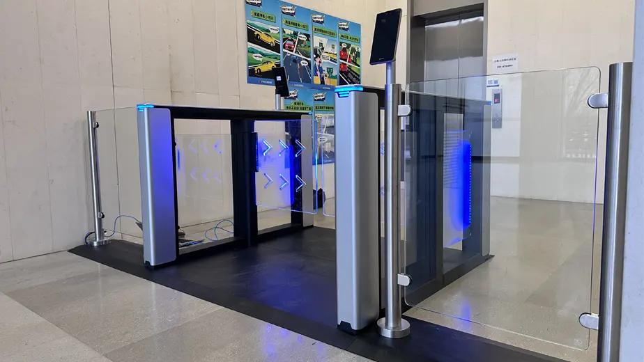Speed Gate с системой распознавания лиц